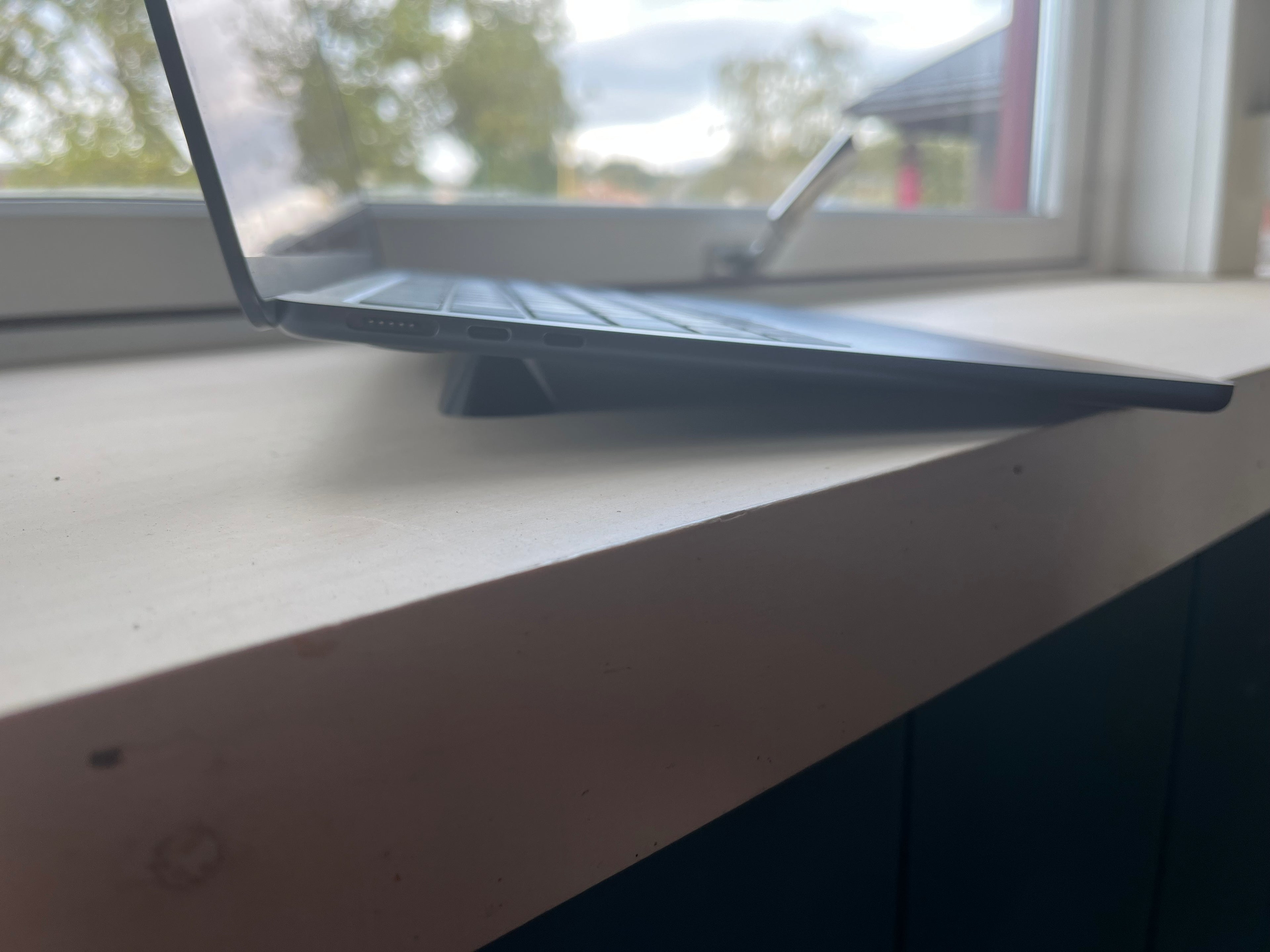 Laptop Riser – Minimalistisk og effektiv